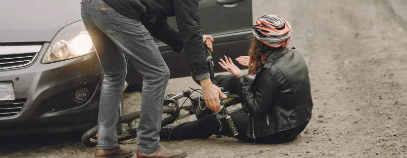 Accidente entre vehiculo liviano y bicicleta