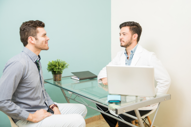Modalidad Regional Hombre en una consulta médica